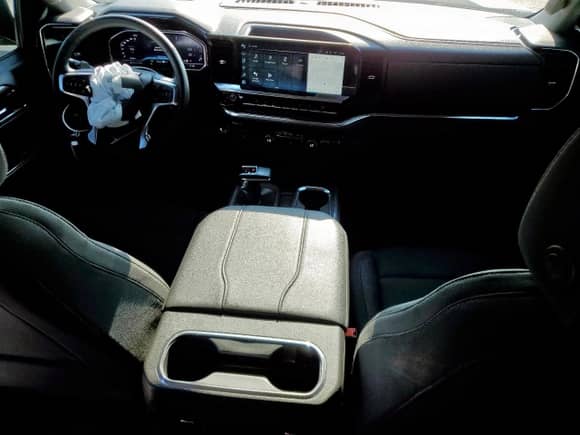 2024 Chevrolet Silverado 1500 LT with VIN 2GCUDDED9R1170562, listed as a Copart auction lot 69700495 with 24,850 mi miles and Salvage title. Bid and sale history available at DreamBid. Image 8.