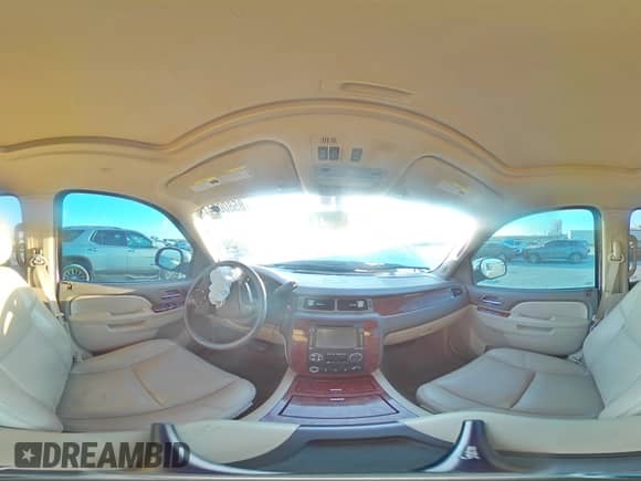 2012 Chevrolet Tahoe LTZ z VIN 1GNSCCE06CR326340, wystawiony jako Copart lot #85800344 z przebiegiem Nie podano mil oraz Szkoda całkowita • Salvage title. Historia ofert i sprzedaży dostępna na DreamBid. Obrazek 14.