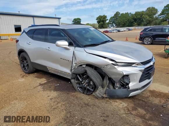 2019 Chevrolet Blazer with VIN 3GNKBDRS9KS607922, listed as a Copart auction lot 82238835 with 59,867 mi miles and Salvage title. Bid and sale history available at DreamBid. Image 4.