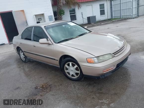 1995 Honda Accord LX с VIN 1HGCD5535SA152565, выставлен на аукционе IAAI как лот 43383233 с пробегом 259 312 миль миль и . История ставок и продаж доступна на DreamBid. Изображение 1.