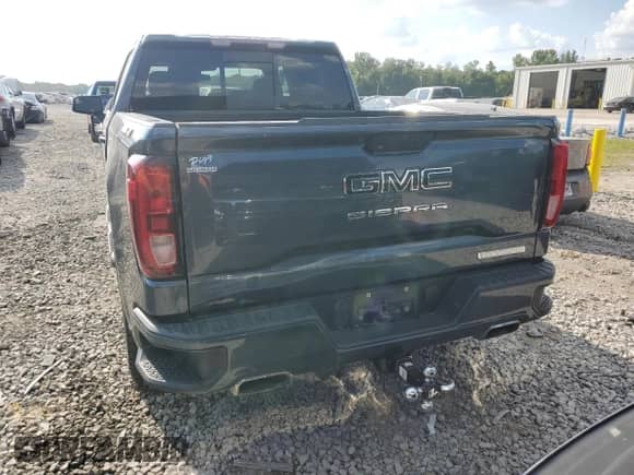 2020 GMC Sierra 1500 Elevation with VIN 3GTU9CEDXLG170967, listed as a Copart auction lot 72219824 with 141,141 mi miles and Salvage title. Bid and sale history available at DreamBid. Image 6.