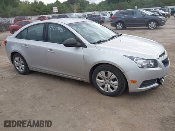 2014 Chevrolet Cruze LS с VIN 1G1PA5SH4E7421495, выставлен на аукционе IAAI как лот 43182759 с пробегом 178 222 миль миль и . История ставок и продаж доступна на DreamBid. Изображение 1.