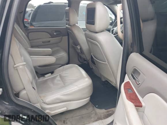 2009 Chevrolet Tahoe LTZ с VIN 1GNFC33J09R184315, выставлен на аукционе IAAI как лот 42656000 с пробегом 216 835 миль миль и . История ставок и продаж доступна на DreamBid. Изображение 8.