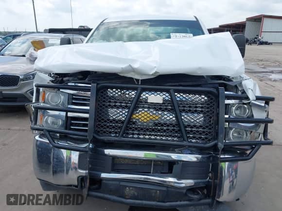 2015 Chevrolet Silverado 2500HD Work Truck z VIN 1GC1KUEG2FF175111, wystawiony jako IAAI lot #42463097 z przebiegiem 245 542 mil mil oraz . Historia ofert i sprzedaży dostępna na DreamBid. Obrazek 12.