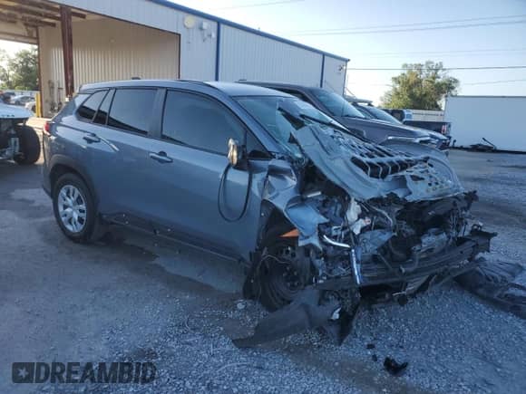 2022 Toyota Corolla Cross L with VIN 7MUAAAAGXNV031768, listed as a Copart auction lot 80688085 with 51,400 mi miles and Non repairable. Bid and sale history available at DreamBid. Image 4.