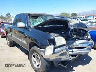 2002 Toyota Tundra SR5 with VIN 5TBRN34152S256463, listed as a IAAI auction lot 42826005 with 253,916 mi miles and . Bid and sale history available at DreamBid. Image 1.