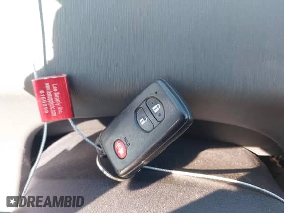 2012 Toyota Prius Two z VIN JTDZN3EU3C3137846, wystawiony jako IAAI lot #43165080 z przebiegiem 261 314 mil mil oraz . Historia ofert i sprzedaży dostępna na DreamBid. Obrazek 11.