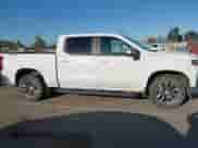 2020 Chevrolet Silverado 1500 LT z VIN 3GCPYDEKXLG253223, wystawiony jako IAAI lot #43412980 z przebiegiem 109 230 mil mil oraz . Historia ofert i sprzedaży dostępna na DreamBid. Obrazek 13.