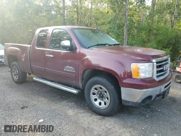 2013 GMC Sierra 1500 SL z VIN 1GTR2UEA8DZ403588, wystawiony jako Copart lot #67993695 z przebiegiem 185 203 mil mil oraz Czysty tytuł • Clean title. Historia ofert i sprzedaży dostępna na DreamBid. Obrazek 4.