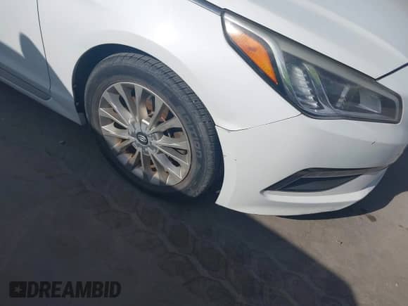 2015 Hyundai Sonata Limited с VIN 5NPE34AF3FH255650, выставлен на аукционе IAAI как лот 42783968 с пробегом 136 577 миль миль и . История ставок и продаж доступна на DreamBid. Изображение 17.