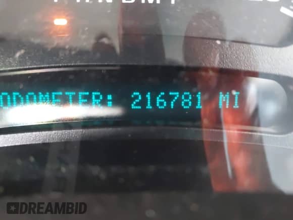 2006 Chevrolet Silverado 3500 SRW Wrk Trk z VIN 1GCHK33D06F229202, wystawiony jako IAAI lot #42117898 z przebiegiem 216 781 mil mil oraz . Historia ofert i sprzedaży dostępna na DreamBid. Obrazek 16.