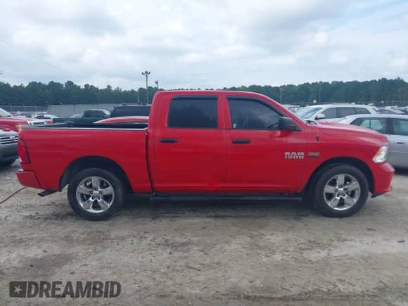 2018 Ram 1500 Express z VIN 1C6RR6KT2JS279889, wystawiony jako IAAI lot #42867338 z przebiegiem 170 175 mil mil oraz . Historia ofert i sprzedaży dostępna na DreamBid. Obrazek 13.