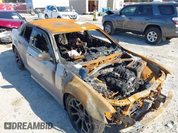 2016 Chrysler 300 S Alloy Edition с VIN 2C3CCABG8GH229864, выставлен на аукционе IAAI как лот 41686322 с пробегом Не указан миль и . История ставок и продаж доступна на DreamBid. Изображение 6.