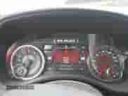 2022 Ram 1500 Laramie z VIN 1C6SRFJT2NN179069, wystawiony jako IAAI lot #43127220 z przebiegiem 83 741 mil mil oraz . Historia ofert i sprzedaży dostępna na DreamBid. Obrazek 7.