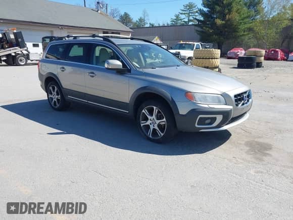 2012 Volvo XC70 T6 z VIN YV4902BZ1C1127334, wystawiony jako IAAI lot #42140359 z przebiegiem 214 196 mil mil oraz . Historia ofert i sprzedaży dostępna na DreamBid. Obrazek 1.