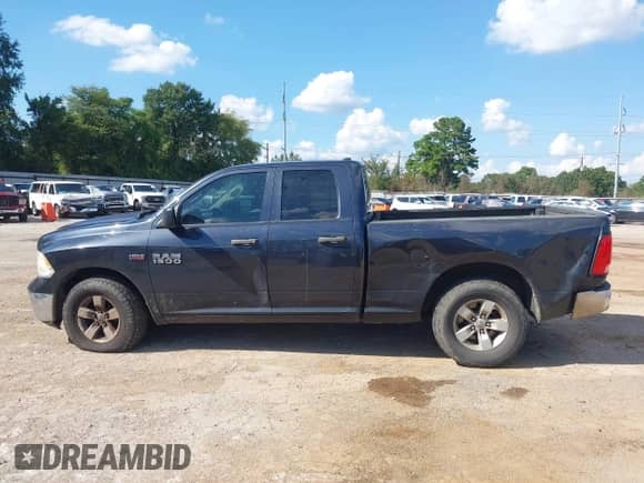 2016 Ram 1500 Express with VIN 1C6RR6FT3GS118843, listed as a IAAI auction lot 43151711 with 267,592 mi miles and . Bid and sale history available at DreamBid. Image 14.