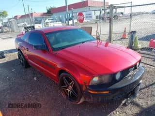 2007 Ford Mustang GT Deluxe z VIN 1ZVHT82H175197623, wystawiony jako IAAI lot #43085266 z przebiegiem Nie podano mil oraz . Historia ofert i sprzedaży dostępna na DreamBid. Obrazek 1.