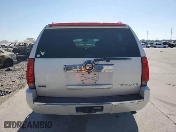 2011 Cadillac Escalade ESV Premium with VIN 1GYS3JEF2BR333246, listed as a Copart auction lot 47197395 with 177,400 mi miles and Clean title. Bid and sale history available at DreamBid. Image 6.