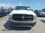 2019 Ram 1500 Tradesman z VIN 3C6JR6DT4KG648920, wystawiony jako IAAI lot #42531432 z przebiegiem 128 735 mil mil oraz . Historia ofert i sprzedaży dostępna na DreamBid. Obrazek 12.