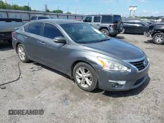 2015 Nissan Altima S with VIN 1N4AL3APXFN884653, listed as a IAAI auction lot 42627771 with 169,645 mi miles and . Bid and sale history available at DreamBid. Image 1.