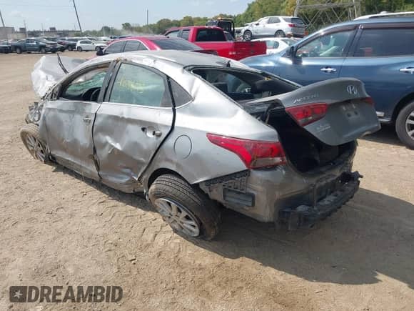 2021 Hyundai Accent SE z VIN 3KPC24A61ME138502, wystawiony jako IAAI lot #43188175 z przebiegiem 163 982 mil mil oraz . Historia ofert i sprzedaży dostępna na DreamBid. Obrazek 3.