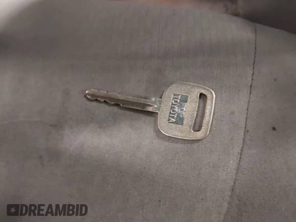 2008 Toyota Highlander z VIN JTEES41A182035687, wystawiony jako IAAI lot #43385079 z przebiegiem 228 168 mil mil oraz . Historia ofert i sprzedaży dostępna na DreamBid. Obrazek 11.