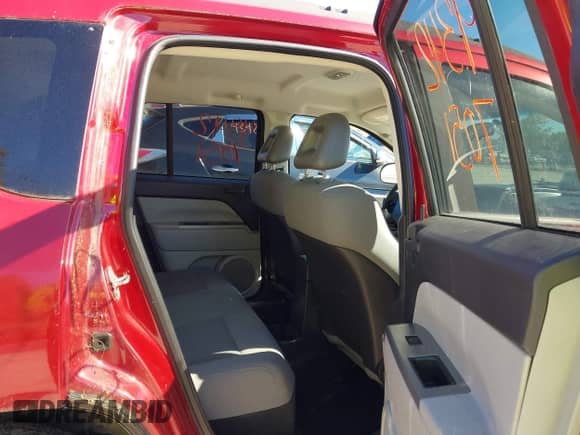 2007 Jeep Compass Sport with VIN 1J8FF47WX7D203953, listed as a IAAI auction lot 43427051 with 142,880 mi miles and . Bid and sale history available at DreamBid. Image 8.