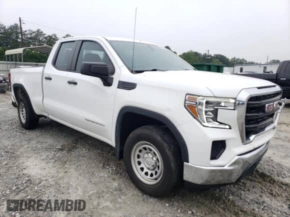 2021 GMC Sierra 1500 with VIN 1GTR8AEHXMZ268057, listed as a Copart auction lot 58497265 with 57,073 mi miles and Salvage title. Bid and sale history available at DreamBid. Image 4.