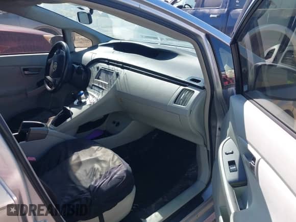 2012 Toyota Prius One с VIN JTDKN3DU2C5447039, выставлен на аукционе IAAI как лот 43096788 с пробегом 316 804 миль миль и . История ставок и продаж доступна на DreamBid. Изображение 5.