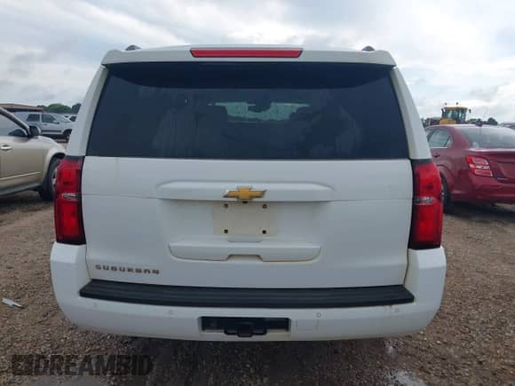 2019 Chevrolet Suburban LT z VIN 1GNSCHKC2KR141759, wystawiony jako IAAI lot #42743049 z przebiegiem 159 914 mil mil oraz . Historia ofert i sprzedaży dostępna na DreamBid. Obrazek 16.