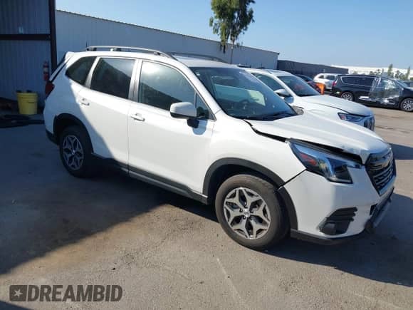 2023 Subaru Forester Premium z VIN JF2SKAEC9PH496702, wystawiony jako IAAI lot #43384361 z przebiegiem 12 410 mil mil oraz . Historia ofert i sprzedaży dostępna na DreamBid. Obrazek 1.