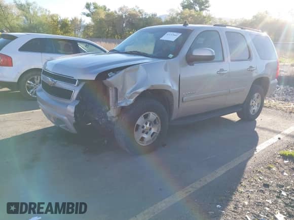 2008 Chevrolet Tahoe LTZ с VIN 1GNFK13058R250015, выставлен на аукционе IAAI как лот 42157661 с пробегом 238 855 миль миль и . История ставок и продаж доступна на DreamBid. Изображение 17.