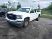 2018 GMC Sierra 1500 z VIN 1GTR1LEH7JZ183155, wystawiony jako IAAI lot #43118203 z przebiegiem 277 165 mil mil oraz . Historia ofert i sprzedaży dostępna na DreamBid. Obrazek 17.