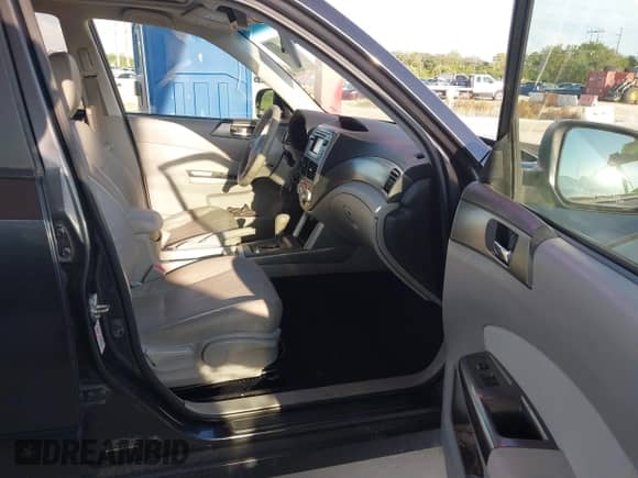 2013 Subaru Forester X Limited z VIN JF2SHAEC2DH419244, wystawiony jako IAAI lot #42953330 z przebiegiem 117 386 mil mil oraz . Historia ofert i sprzedaży dostępna na DreamBid. Obrazek 5.