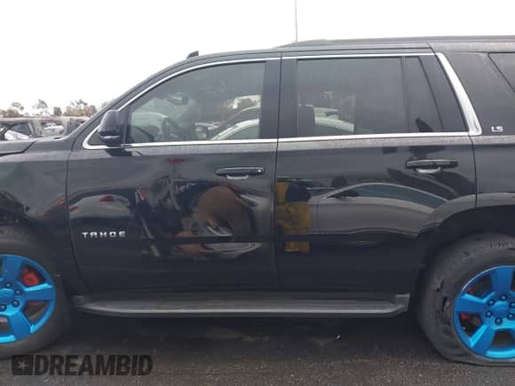 2016 Chevrolet Tahoe LS с VIN 1GNSCAEC8GR387676, выставлен на аукционе IAAI как лот 41774142 с пробегом 36 695 миль миль и . История ставок и продаж доступна на DreamBid. Изображение 15.