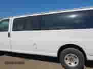 2011 Chevrolet Express Passenger 1LT с VIN 1GAZG1FG7B1171122, выставлен на аукционе IAAI как лот 42185185 с пробегом 262 837 миль миль и . История ставок и продаж доступна на DreamBid. Изображение 14.