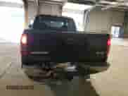 2007 GMC Sierra 1500 SLE1 z VIN 1GTEK19Z87Z189820, wystawiony jako Copart lot #65249355 z przebiegiem 149 055 mil mil oraz Czysty tytuł • Clean title. Historia ofert i sprzedaży dostępna na DreamBid. Obrazek 6.