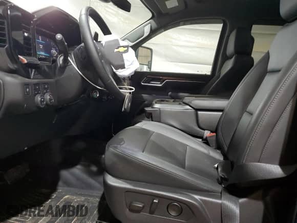 2025 Chevrolet Silverado 2500HD с VIN 1GC5KNE77SF206130, выставлен на аукционе Copart как лот 66004515 с пробегом 6 884 миль миль и Списание • Salvage title. История ставок и продаж доступна на DreamBid. Изображение 7.