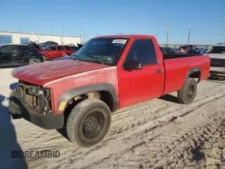 2000 Chevrolet Silverado 2500 с VIN 1GCGK24R5YR172741, выставлен на аукционе Copart как лот 71924014 с пробегом 230 680 миль миль и Списание • Salvage title. История ставок и продаж доступна на DreamBid. Изображение 1.