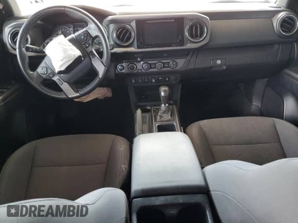 2019 Toyota Tacoma SR z VIN 3TMCZ5AN2KM282555, wystawiony jako Copart lot #70592675 z przebiegiem 83 373 mil mil oraz Szkoda całkowita • Salvage title. Historia ofert i sprzedaży dostępna na DreamBid. Obrazek 8.