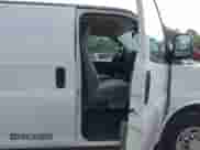 2020 Chevrolet Express Cargo с VIN 1GCWGAFG3L1252632, выставлен на аукционе IAAI как лот 43463343 с пробегом 96 710 миль миль и . История ставок и продаж доступна на DreamBid. Изображение 5.