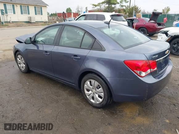 2013 Chevrolet Cruze LS z VIN 1G1PA5SH9D7148312, wystawiony jako IAAI lot #43297955 z przebiegiem 181 088 mil mil oraz . Historia ofert i sprzedaży dostępna na DreamBid. Obrazek 3.