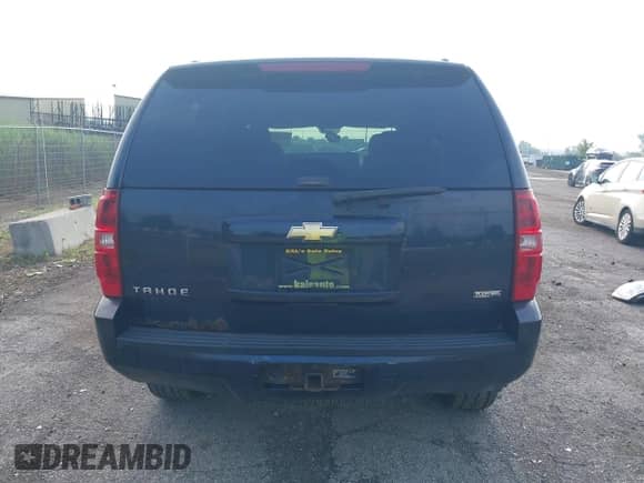 2007 Chevrolet Tahoe LT с VIN 1GNFK13007J276700, выставлен на аукционе IAAI как лот 42748948 с пробегом Не указан миль и . История ставок и продаж доступна на DreamBid. Изображение 17.