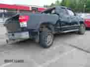 2007 Toyota Tundra Limited z VIN 5TBBV581X7S455071, wystawiony jako IAAI lot #42375934 z przebiegiem Nie podano mil oraz . Historia ofert i sprzedaży dostępna na DreamBid. Obrazek 4.