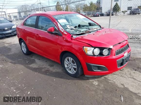 2013 Chevrolet Sonic LT с VIN 1G1JC5SB5D4113120, выставлен на аукционе IAAI как лот 41672912 с пробегом 86 284 миль миль и . История ставок и продаж доступна на DreamBid. Изображение 1.