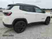 2021 Jeep Compass Latitude z VIN 3C4NJCBB1MT508005, wystawiony jako Copart lot #70726395 z przebiegiem 39 855 mil mil oraz Szkoda całkowita • Salvage title. Historia ofert i sprzedaży dostępna na DreamBid. Obrazek 3.