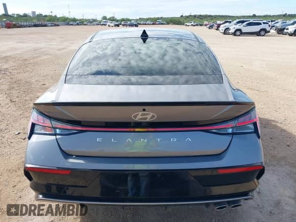 2024 Hyundai Elantra N Line z VIN KMHLR4DF4RU822245, wystawiony jako IAAI lot #42729077 z przebiegiem 4 031 mil mil oraz . Historia ofert i sprzedaży dostępna na DreamBid. Obrazek 16.