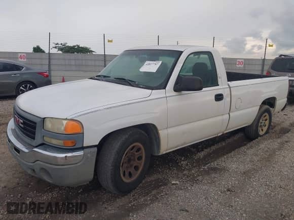 2005 GMC Sierra 1500 Work Truck z VIN 1GTEC14X45Z327420, wystawiony jako IAAI lot #42617787 z przebiegiem 339 372 mil mil oraz . Historia ofert i sprzedaży dostępna na DreamBid. Obrazek 2.