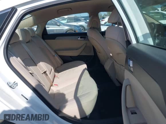2015 Hyundai Sonata SE с VIN 5NPE24AF9FH254747, выставлен на аукционе IAAI как лот 42559691 с пробегом 159 564 миль миль и . История ставок и продаж доступна на DreamBid. Изображение 8.