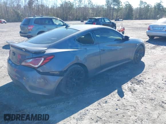 2015 Hyundai Genesis Coupe Ultimate z VIN KMHHU6KJXFU128131, wystawiony jako IAAI lot #41633052 z przebiegiem 129 779 mil mil oraz . Historia ofert i sprzedaży dostępna na DreamBid. Obrazek 4.
